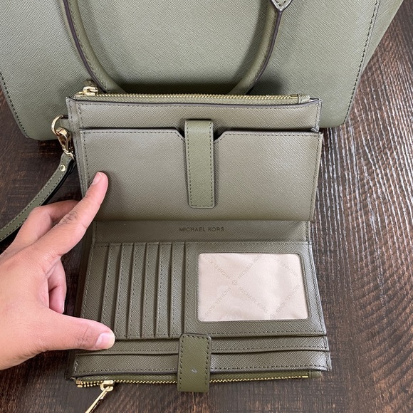 MK wallet - Picture 2 of 2